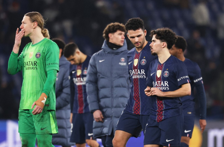 ޗެމްޕިއަން ޕީއެސްޖީ މިފަހަރުވެސް ޕްލޭއޮފަށް، އެކަމަކު އަދިވެސް އެއީ "ފޭވަރިޓް"