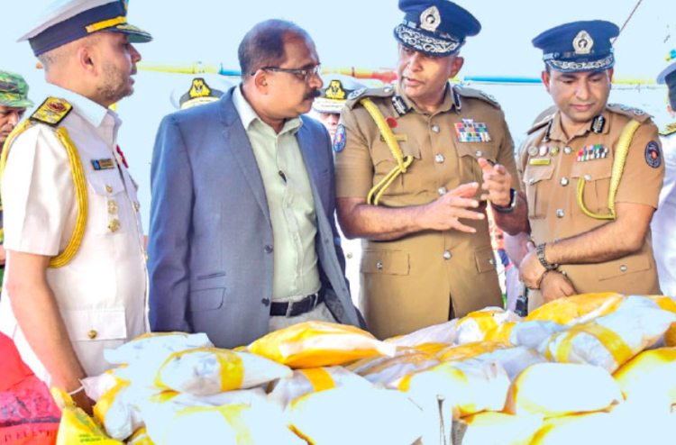 ލަންކާ ސިފައިން 296 ކިލޯ ޑްރަގާ އެކު ދެ މަސްބޯޓު އަތުލައިގެންފި