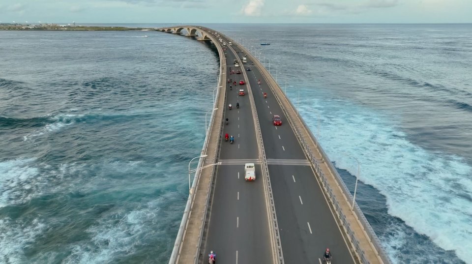 ހައިވޭގެ ޓްރެފިކް ލައިންތައް އާކުރަނީ