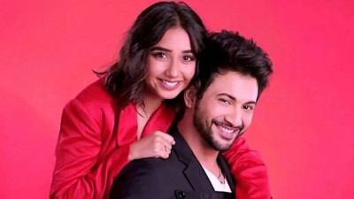 ބޮލީވުޑްގެ ޒުވާން ތިން ތަރިން ލޯބީގެ ފިލްމަކަށް ތައްޔާރުވަނީ