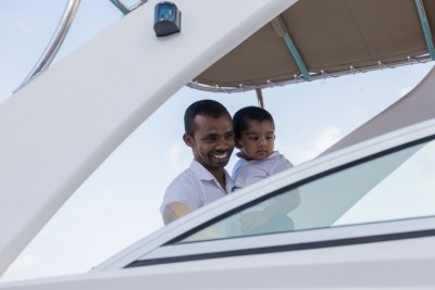 ދިރާގުގެ ޕްރޮމޯޝަނުން ފުރަތަމަ ސްޕީޑުބޯޓު ދީފި، ކުޑަ އާއިލާއަކަށް ބޮޑު އުފަލެއް