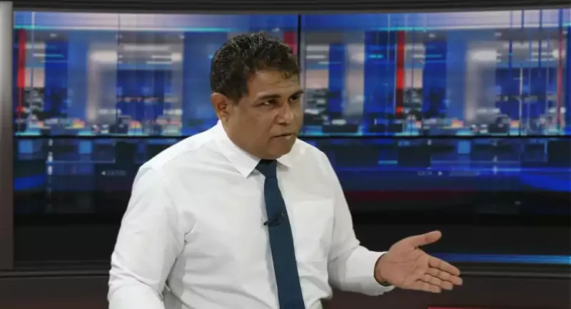 އުވަ ދޯންޏެއް ކޮނޑަށް ލައިގެން ރަށްރަށަށް ދިޔަޔަސް، މާލޭ އަވަށްތަކުގެ މީހުން އެއްކުރިޔަސް މުއިއްޒަށް ދެވަނަ ދައުރެއް ލިބޭނެ އެއްގޮތެއް ވެސް ނެތް: ބޮންޑާ