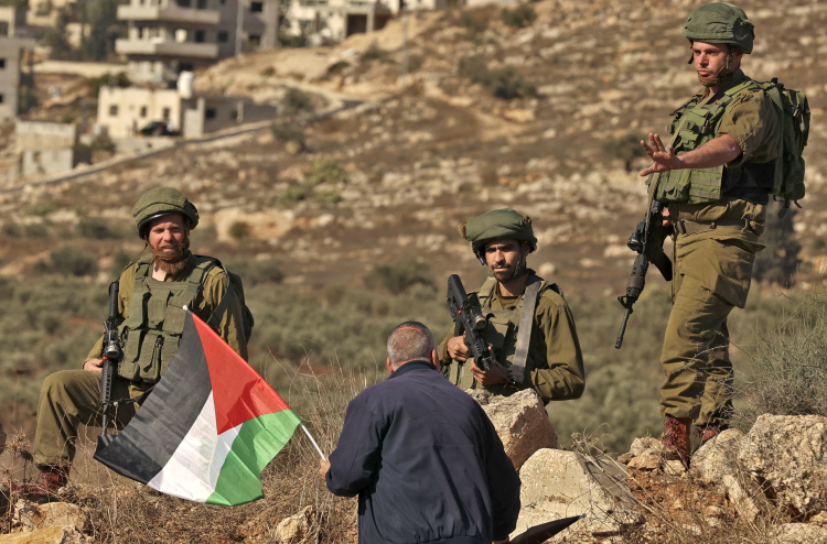 އަމާޒަކީ ޣައްޒާ އާއި ހުޅަނގު އައްސޭރިން ފަލަސްތީނު މީހުން ހުސްކުރުން: އިޒްރޭލުގެ ފިނޭންސް މިނިސްޓަރު