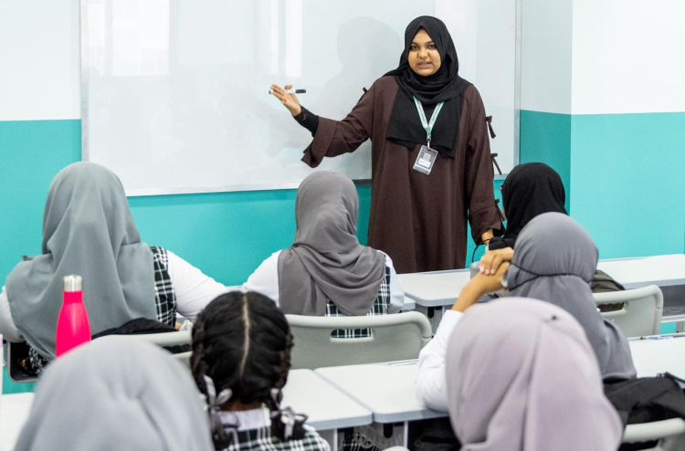 ތާނަ އާއި އަރަބި ލިޔުން އަހުމަދިއްޔާގައި މަޖުބޫރު މާއްދާއަކަށް ހަމަޖައްސައިފި