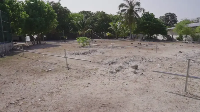 އެއް އަހަރު ދުވަހުން ނިންމާނަމޭ ބުނި ހެނބަދޫ މިސްކިތުގެ މަސައްކަތް، ބިންގާ އެޅިފަހުން 6 މަސް ވީއިރު ނުވެސް ނުފަށާ