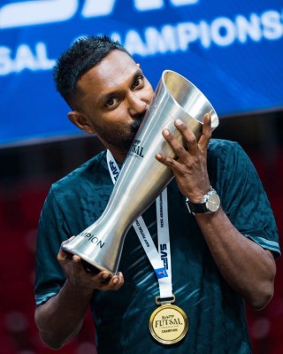 ފުޓްސަލްގެ ކާމިޔާބީ އުމެއިރު ހާއްސަކުރީ، ބަކާ، ސާންތި، އިފްރާހަށް