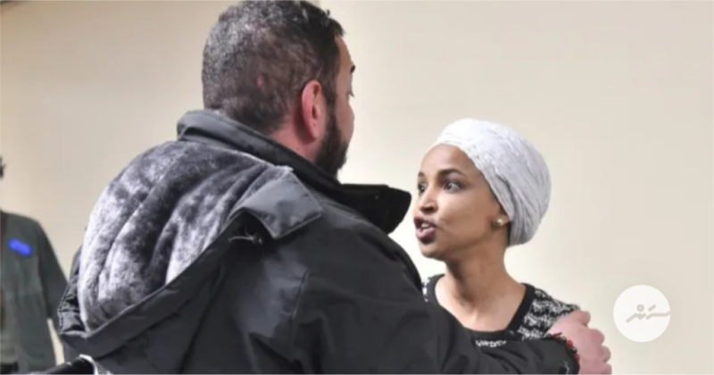 އެމެރިކާގެ ކޮންގްރެސް މުސްލިމް މެމްބަރެއްގެ ގަޔަށް ސްޕްރޭ ޖަހައިފި