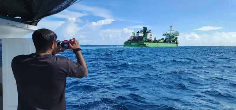 ރާއްޖޭގެ ކަނޑުތަކުން މައުދަނާއި ތެޔޮ ހޯދަން މަސައްކަތް ކުރަން އުޅުމީ މުއިއްޒު ހައްދަވާ ބޮޑު ގޯހެއް: ކުރީގެ އެންވަޔަރަންމަންޓް މިނިސްޓަރ ޝައުނާ