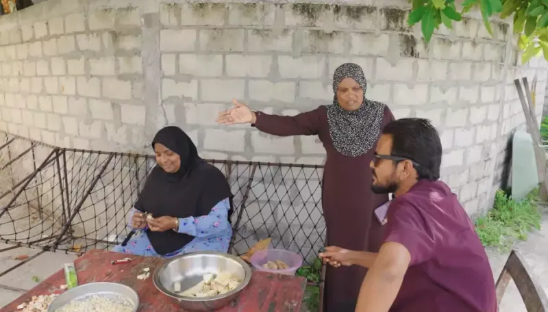 ތަރައްގީގެ މަޝްރޫއުތައް ހުއްޓިފައިވާއިރު، ސަރުކާރުގެ ކައުންސިލަރުން ތިއްބަވަނީ ހަނު، މަސައްކަތް ކުރިއަށް ނުދާކަން ހާމަ ވަނީ ރާއްޖެޓީވީގެ ހާލު ކިހިނެއް ޕްރޮގްރާމުން: ވަހީދު