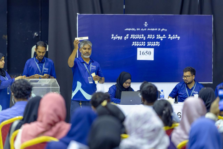 ލޭންޑްޔޫސް ޕްލޭނަށް ބަދަލު ގެނެސްފައި ވާތީ، ގިރާވަރުފަޅުގެ ގުރު ނެގުން ފަށައިފި