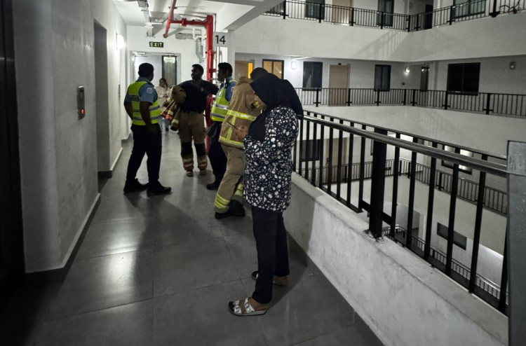 ހިޔާ ޓަވަރުގައި އަލިފާން ރޯވުން: 7 އެޕާޓްމަންޓެއްގެ 37 މީހަކަށް ވަގުތީ ބޯހިޔާވަހިކަން!