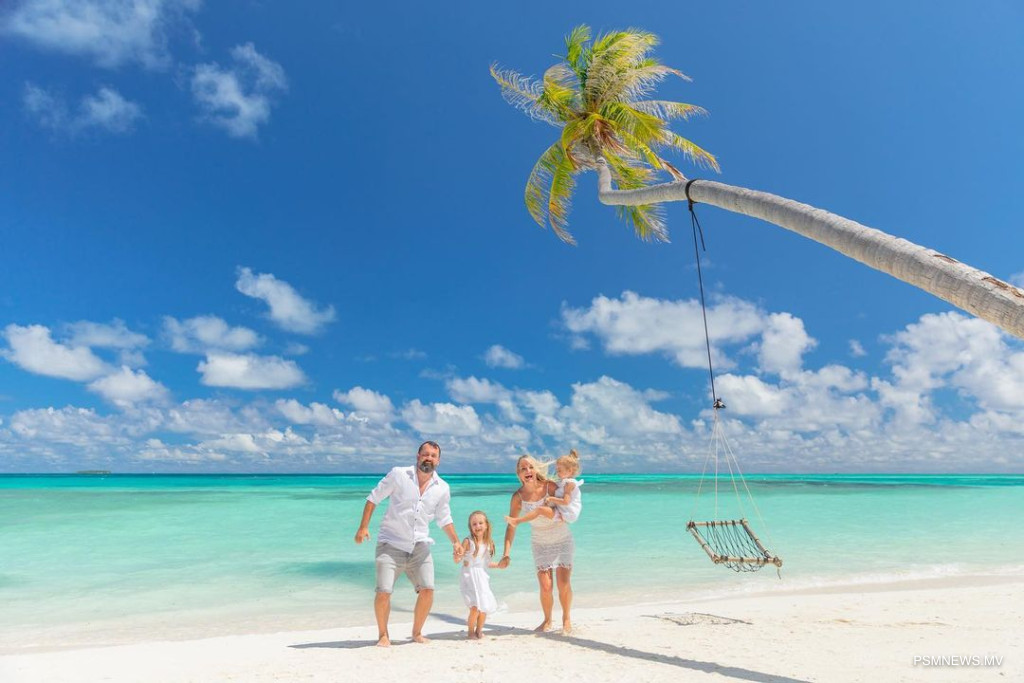 ރާއްޖެއަށް ދެލައްކައަށްވުރެ ގިނަ ފަތުރުވެރިން