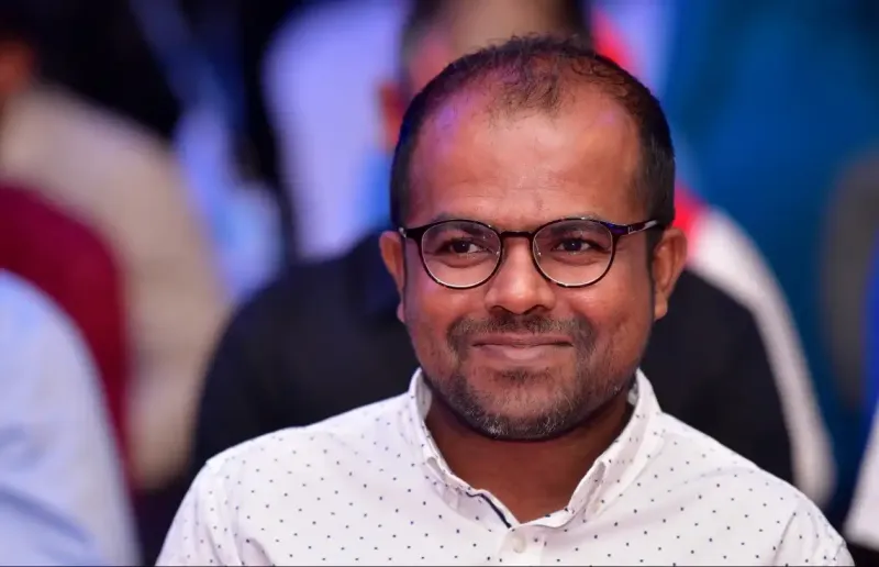 ރައީސް މުއިއްޒު އިންޒާރު ދެއްވާފައިވަނިކޮށް "ޕީއެންސީ އަށް ޖޯކު ޖަހާނަމަ ކަލޭ މަރާލާނަން" ކަމަށް ބުނެ ފިޔާޒުއަށް އެހެން ފަރާތަކުން ވެސް އިންޒާރު ދީފި