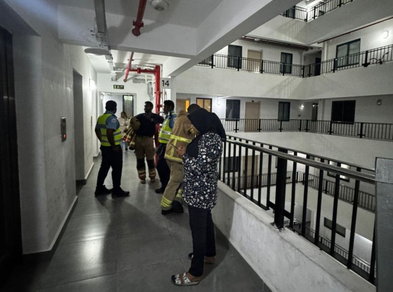 ހިޔާ ޓަވަރެއްގައި ރޯވުން: ހަތް އެޕާޓުމަންޓުން 37 މީހުންނަށް ވަގުތީ ބޯހިޔާވަހިކަން ދީފި