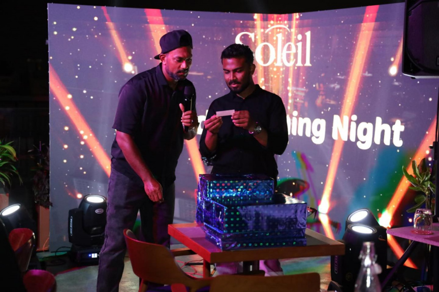 މީރު ރަހަތަކާއި ހިތްގައިމު މާހައުލަކާ އެކު، ސޮލެއިލް ރޫފްޓޮޕް އަލުން ހުޅުވައިފި