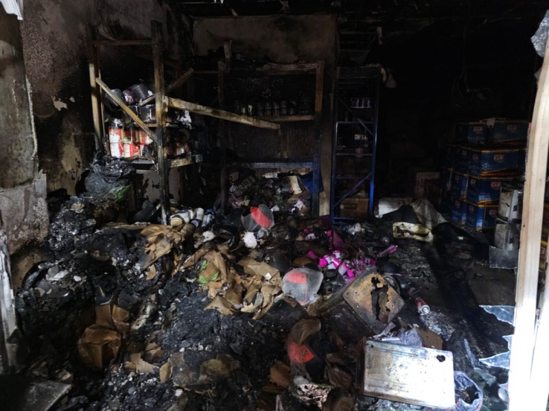 ގުދަނުގައި އަލިފާން ރޯވުން: އިމާރާތުން ކަރަންޓު ކެނޑި، 21 މީހަކަށް ވަގުތީ ބޯހިޔާވަހިކަން ދީފި