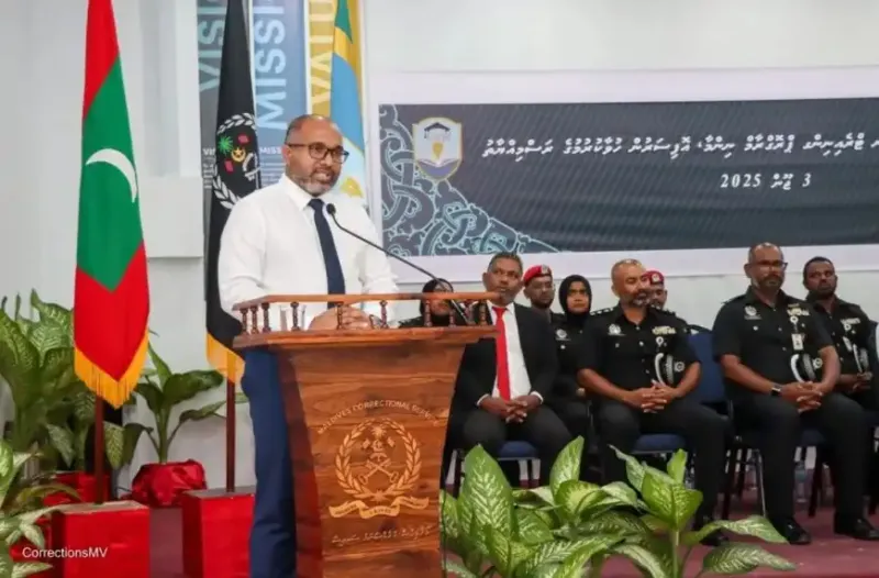 ޖެނުއަރީ މަހު ބޮޑުވާނެ ކަމަށް ބުނި މުސާރަ ބޮޑުނުވުމުން ކަރެކްޝަންގެ ގިނަ އޮފިސަރުންތަކެއްގެ ސޮއިއާއެކު ޕެޓިޝަންއެއް ރައީސް އޮފީހަށް!