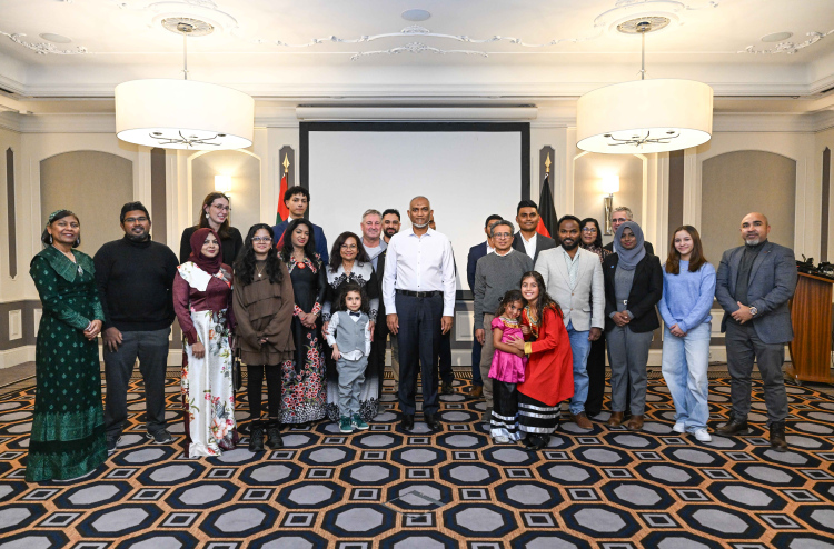 ޖަރުމަނުގައި ދިރިއުޅޭ ދިވެހިންނާ ރައީސް ބައްދަލުކުރައްވައިފި