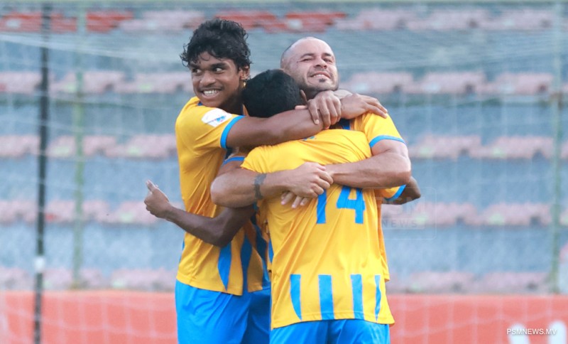 ނޭވާ ހޮޅިއަށް އެޅިފައި އޮތް ވެލެންސިއާ އަށް ކުޑަ އުއްމީދެއް