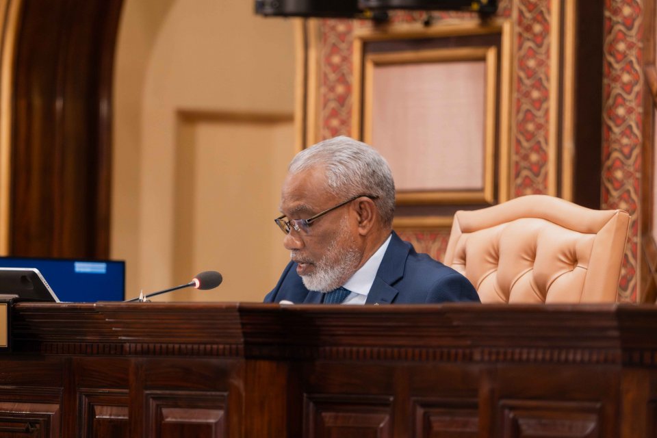 ގާނޫނަކުން ނޫނީ ލާދީނީ ޓެގު އެޅުވުން މަޖިލިސް ތަޅުމުގައި ނުހުއްޓުވޭނެ: އަބްދުއްރަހީމް