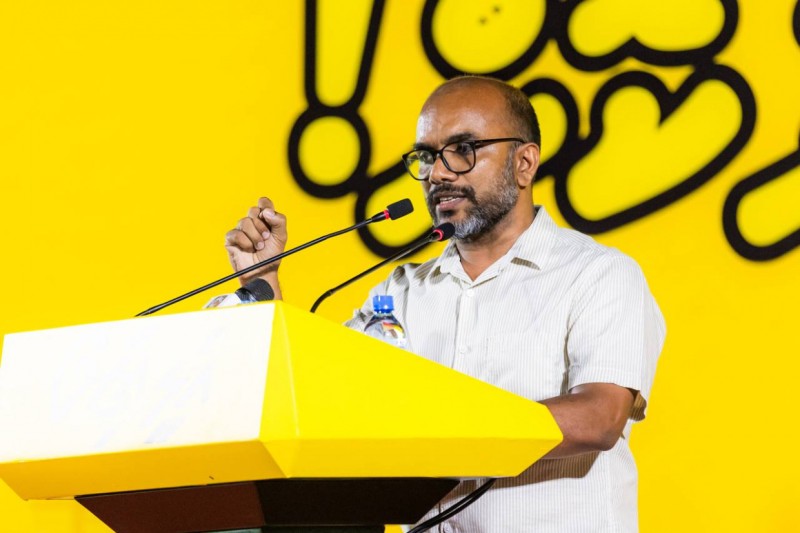 ސަރުކާރުން ރިސޯޓު ހަދާތީ އަމީރު: މުޅި ފޯކަސް ހުރީ ވިޔަފާރިތަކަށް ވަންނަން، މިއީ ބިރުވެރި ސިޔާސަތެއް