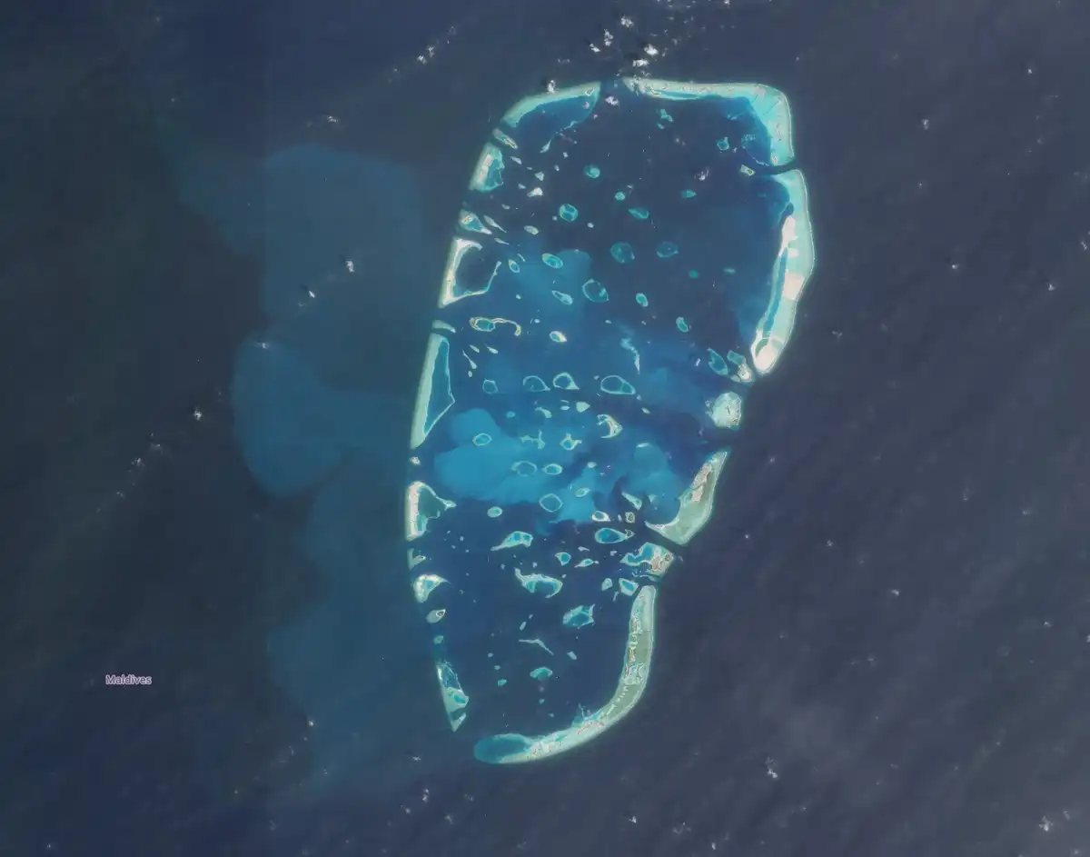 މާލެ އަތޮޅު ދެކުނު ބުރީގެ ބޮޑު ސަރަހައްދަކަށް ކިސަޑު ފެތުރިފައި.