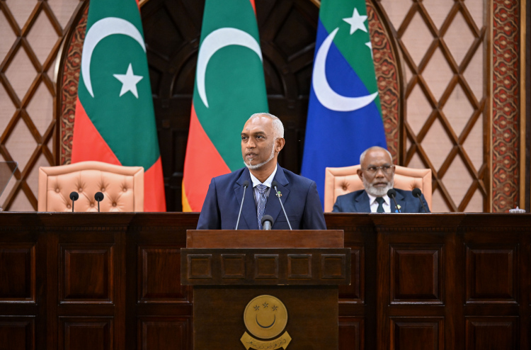 ސުކޫކް ދައްކާނީ ބުރަބޮޑު ނުވާނެ ގޮތަށް، ރީފައިނޭންސިން ހޯދާނީ 9 ޕަސެންޓަށް ވުރެ ކުޑަ އިންޓްރެސްޓްގައި: ރައީސް