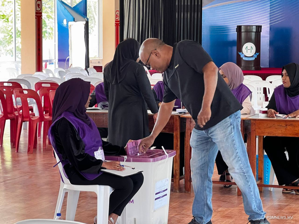 ކެންޑިޑޭޓުންގެ ނަންތައް ތަރުތީބުކުރުން ހުރިހާ ރަށެއްގައި މާދަމާ އެއް ވަގުތެއްގައި