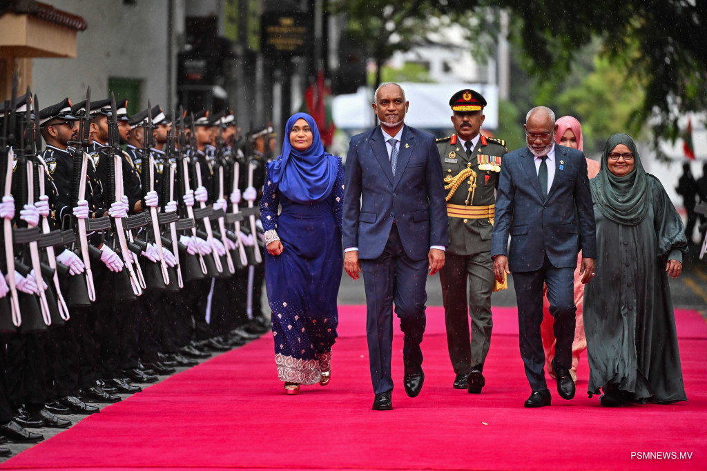 ރައީސް ޑރ.މުޢިއްޒުގެ 3 ގަޑިއިރުގެ ރިޔާސީ ބަޔާން ތާރީޚުގެ ތެރެއަށް!