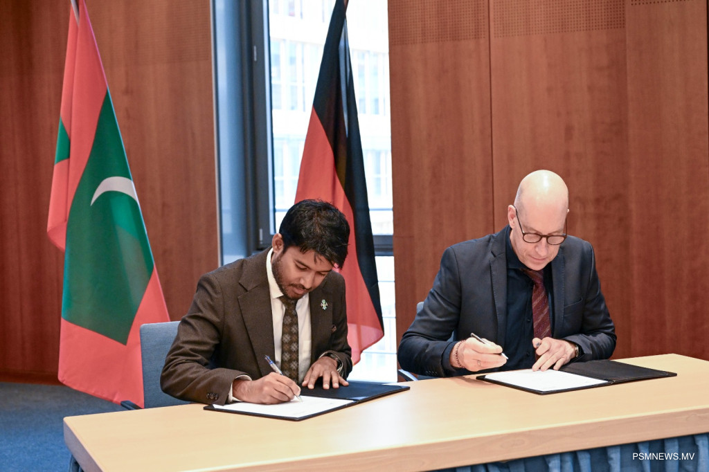 ޖަރުމަންވިލާތުގެ ފަތުރުވެރިން އިތުރުކުރަން ފަހުމުނާމާއެއްގައި ސޮއިކޮށްފި