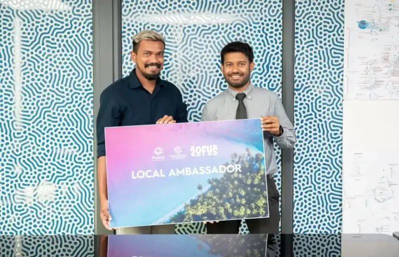 ވިޒިޓް މޯލްޑިވްސް ކޯޕަރޭޝަންގެ އަގުވެއްޓި، ނަން ކިލަނބުވަމުންދާތީ އެމްބެސެޑަރުކަމުން ޓޫ އޮފް އަސް ސަސްޕެންޑްކޮށްފި