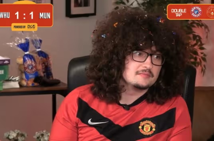 ސަޕޯޓަރުގެ ބޮލެއް ޔުނައިޓެޑަކަށް ނުކޮށުވުނު