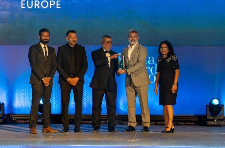 ވެލާނާ އެވޯޑްސް: 3 ދާއިރާއަކުން 22 އެވޯޑެއް ދީފި