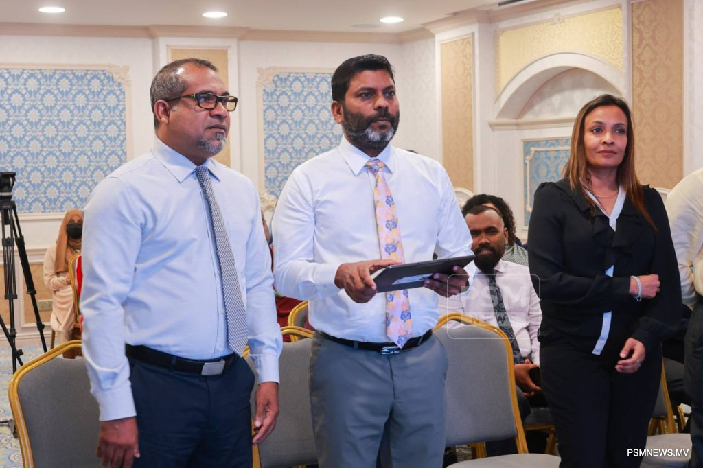 ދުނިޔޭގެ ޞިއްޙީ ނުފޫޒު ގަދަ ލީޑަރަކަށް، ރައީސްގެ ބަދަލުތަކަށް ތަޢުރީފް