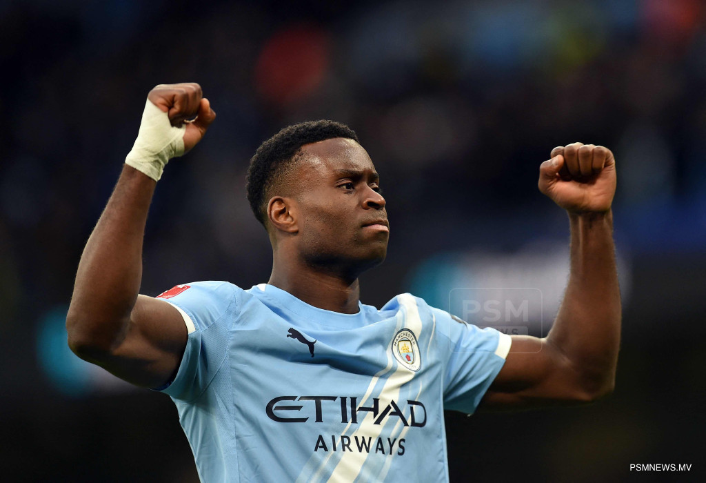 ލިވަޕޫލް, ނިއު ކާސަލް އަދި ސިޓީ މޮޅުވެ ފަސްވަނަ ބުރަށް