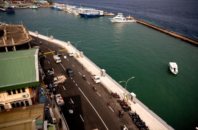 ބާޒާރުމަތީ މަގު ދެކޮޅަށް ދުއްވޭ ގޮތަށް ހުޅުވައިފި