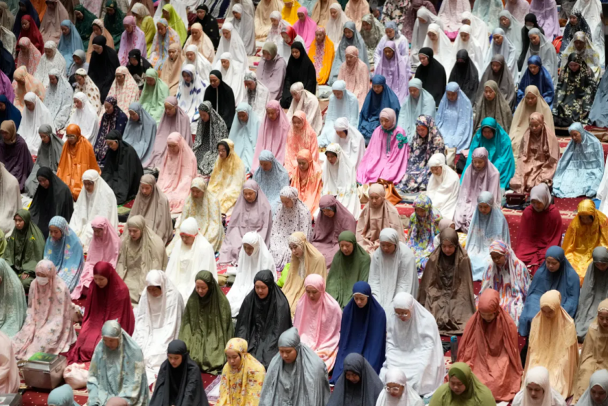 ރަމަޟާން 2026: އެކި ގައުމުތަކުގައި ރޯދަ ހިފަން ފަށަނީ ކޮން ދުވަހަކު؟