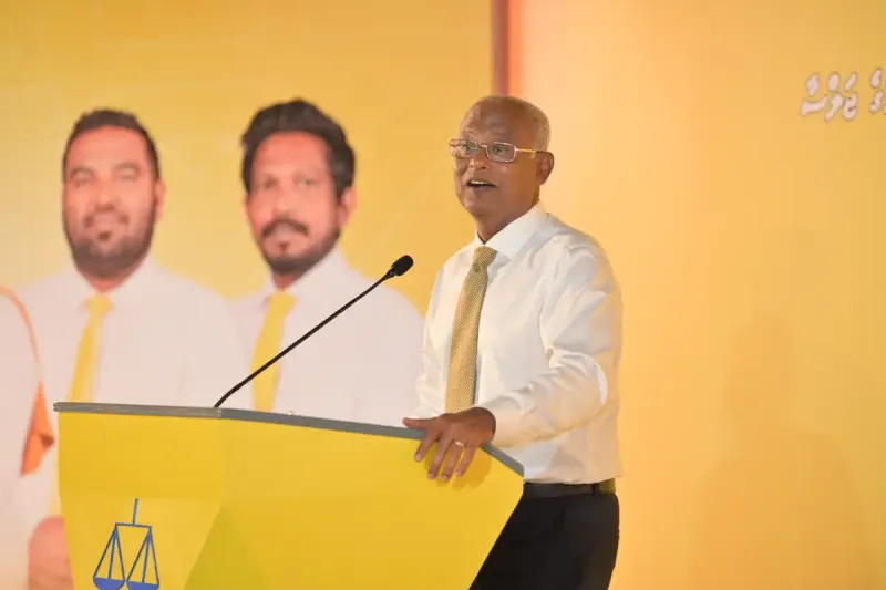 ބާރުތައް އެއްކޮށްގެން ރައީސް އޮފީހުގައި އިންނަވައިގެން ރައީސް ޑރ. މުހައްމަދު މުއިއްޒު ވެރިކަން ކުރައްވާ ގޮތަށް ވެރިކަން ކުރެއްވުމަކީ ވަރަށް ފަސޭހަކަމެއް: ރައީސް ސޯލިހު