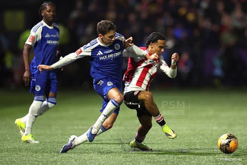 ޗެމްޕިއަނުން ކަޓުވާލި މެކްލްސްފީލްޑް، ބްރެންޓްފޯޑް އަތުން ބަލިވެއްޖެ