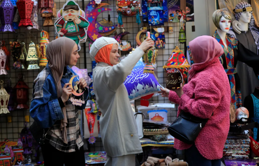 ރަމަޟާން 2026: އެކި ގައުމުތަކުގައި ރޯދަ ހިފަން ފަށަނީ ކޮން ދުވަހަކު؟