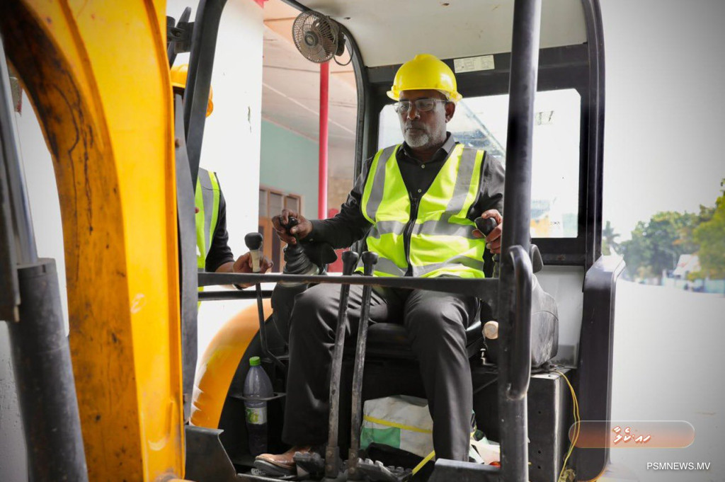 ކެލާގެ މަގުތައް ޒަމާނީ ފެންވަރަށް ތަރައްޤީކުރުމުގެ އަމަލީ މަސައްކަތް ފަށައިފި