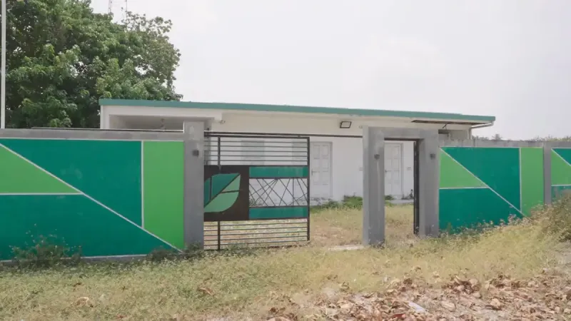 ދަނޑުވެރިން ހައްދާ ތަކެތި ގަނެފަ ބެހެއްޓޭ ގޮތަށް މަނަދޫގައި އެގްރޯނެޓް އިން އިމާރާތް ކުރި ތަނުގެ ބޭނުން ނުހިފާ ހުރެ ވީރާނާވަނީ