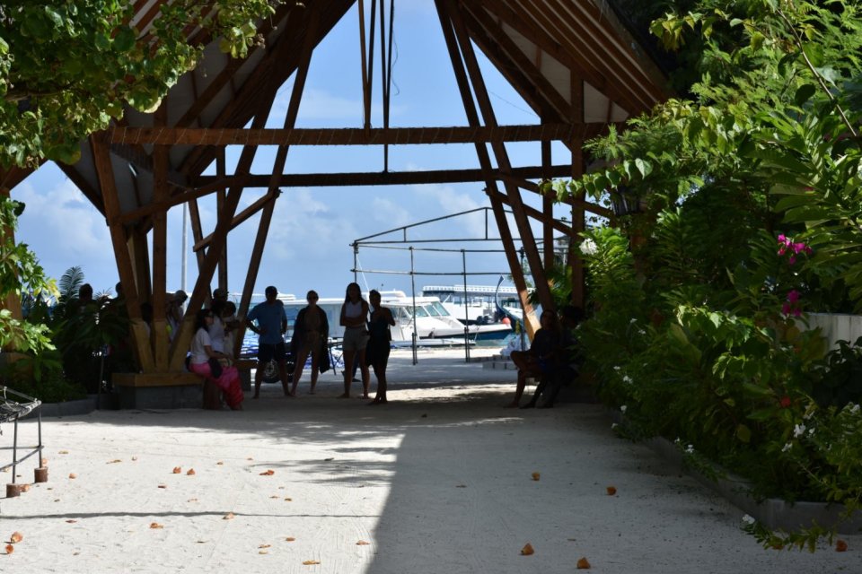 ރޯދަ މަހު ޓޫރިސްޓުންނަށް ކެއުންބުއިމުގެ ހިދުމަތް ދޭއިރު އިސްލާމީ އާދަތަކަށް އިހުތިރާމްކުރަން އެދިއްޖެ