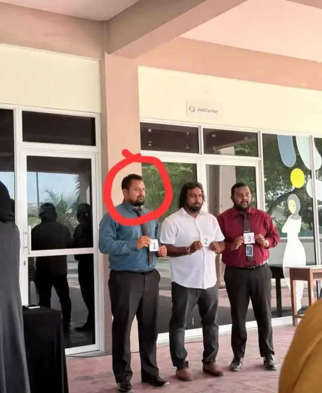 ދުވާފަރު ކައުންސިލްގެ ރައީސް ކަމަށް ވާދަކުރާ ޕީއެންސީ ކެންޑިޑޭޓްގެ ފަރާތުން ގުރުއަތުނަގަން ދިިޔައީ އެ ރަށު ސްކޫލްގެ ޕްރިންސިޕަލް މުހައްމަދު އަނީސް!