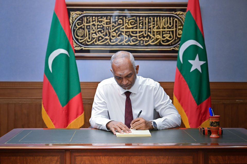 ދެ އިންތިޚާބު އެއްކޮށްލުމަށް ރައްޔިތުންގެ ވޯޓަކަށް ދާން ރައީސްގެ ގަރާރަކުން ނިންމަވައިފި