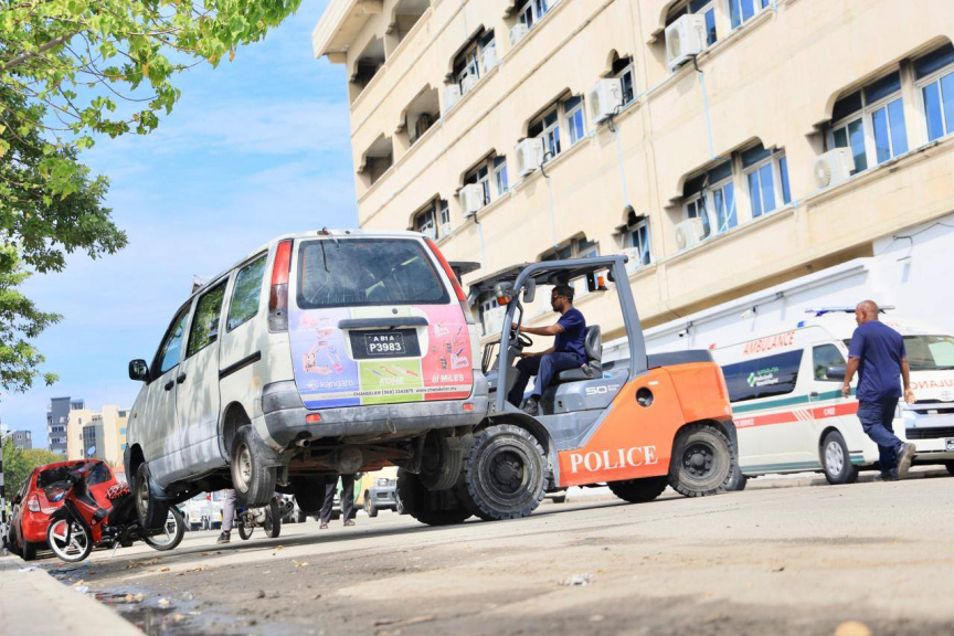 ގަވައިދާ ޚިލާފަށް މާލޭގެ މަގުތަކުގައި ހުރި އުޅަނދުތައް ނަގަން އެދިއްޖެ، ނުނަގާނަމަ ޓޯކުރާނެ ކަމުގެ އިންޒާރު