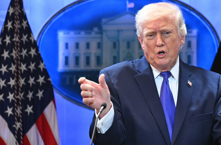 ސުޕްރީމް ކޯޓުގެ ހުކުމަށް ފަހު ޓްރަމްޕު 15 ޕަސެންޓުގެ ޓެރިފް ކަނޑައަޅައިފި