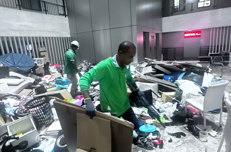 ހިޔާ ޓަވަރުތަކަށް ކުނި އަޅާ މައްސަލަ ބޮޑުވެއްޖެ