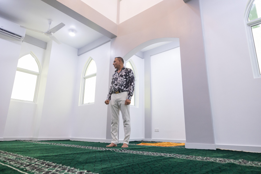 ދަތުރުވެރީންނަށް ޚާއްސަކޮށް ކެނދިކުޅުދޫ ބަނދަރުމަތީގައި ސިޔާމްގެ މަންމާފުޅުގެ ނަމުގައި މިސްކިތެއް