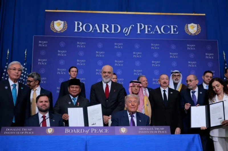 ދުނިޔޭގެ ބޮޑެތި ބާރުތަކުގެ ބައިވެރިވުންނެތި ޓްރަމްޕް ޣައްޒާގެ "ބޯޑު އޮފް ޕީސް" އިފްތިތާހު ކުރައްވައިފި